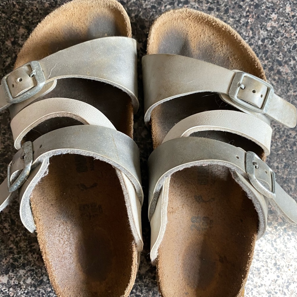 Girls Birkenstock size 28